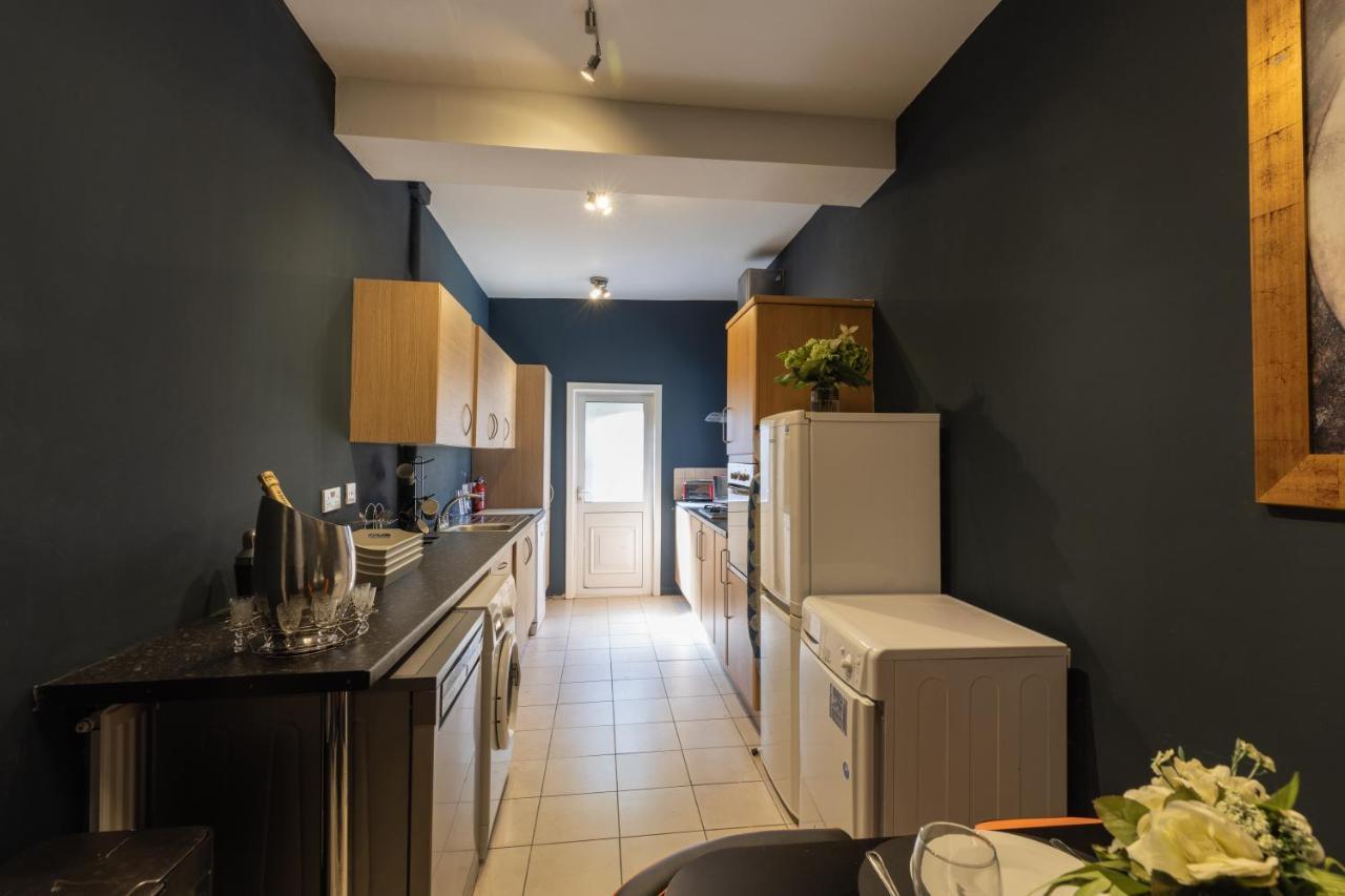 Boutique Family Apartment In Celebrity Village. Barnt Green Экстерьер фото