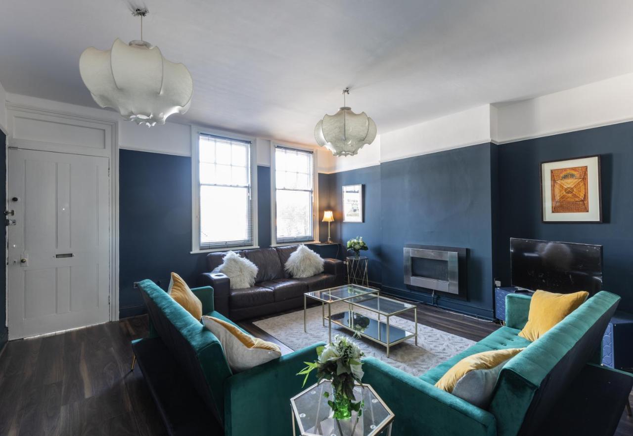 Boutique Family Apartment In Celebrity Village. Barnt Green Экстерьер фото