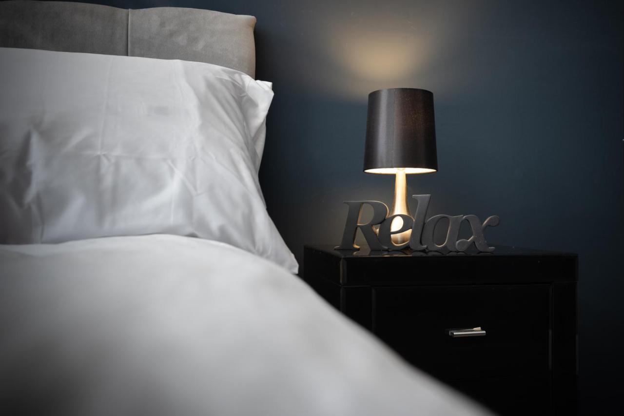 Boutique Family Apartment In Celebrity Village. Barnt Green Экстерьер фото