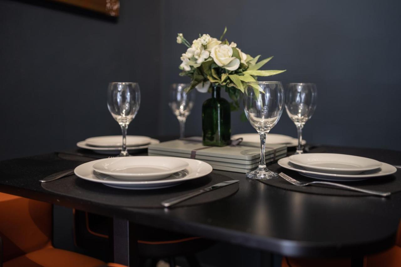 Boutique Family Apartment In Celebrity Village. Barnt Green Экстерьер фото
